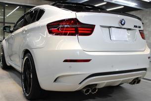 BMW X6 M アルピンホワイト マフラー
