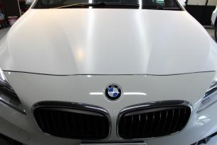 BMW 218d アクティブツアラー アルピンホワイト ラップガード1