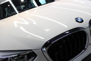 BMW X3 アルピンホワイト Mスポーツ ボンネット