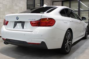 BMW 4シリーズ グランクーペ アルピンホワイト 右ホイール