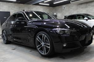 BMW 320i Mスポーツ ブラックサファイア ホイール右