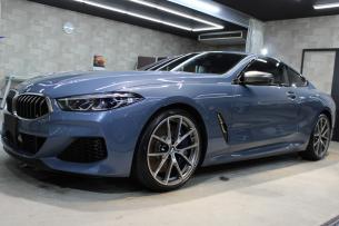 BMW M850i xDriveクーペ バルセロナブルー