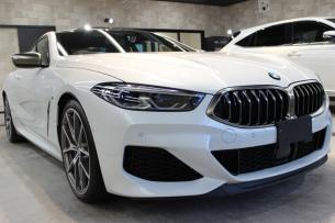 BMW M850i xDriveクーペ ミネラルホワイト フロントバンパー