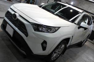 トヨタ RAV4 ボンネット左