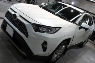 トヨタ RAV4 ボンネット左