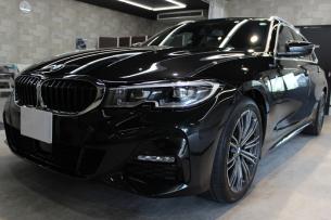 BMW 320d ブラックサファイア フロントバンパー左