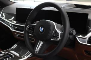 BMW X7 ミネラルホワイト ステアリング コーティング