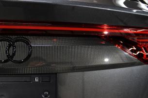 アウディ RS Q8 デイトナグレーパールエフェクト カーボン 施工後