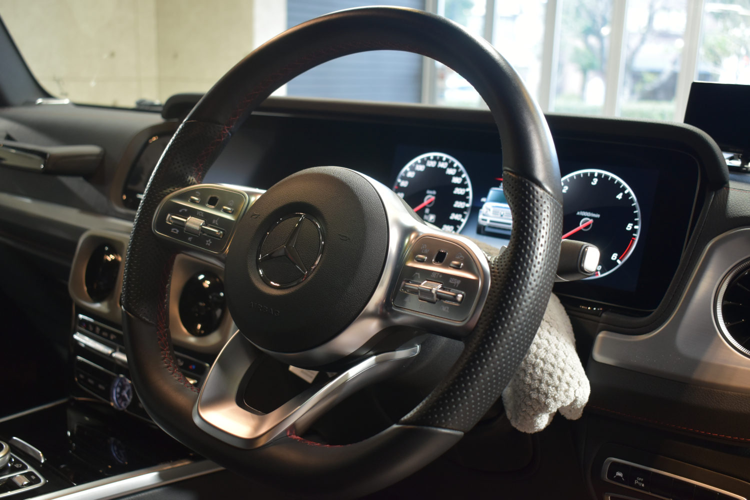 Gクラス-ハンドル