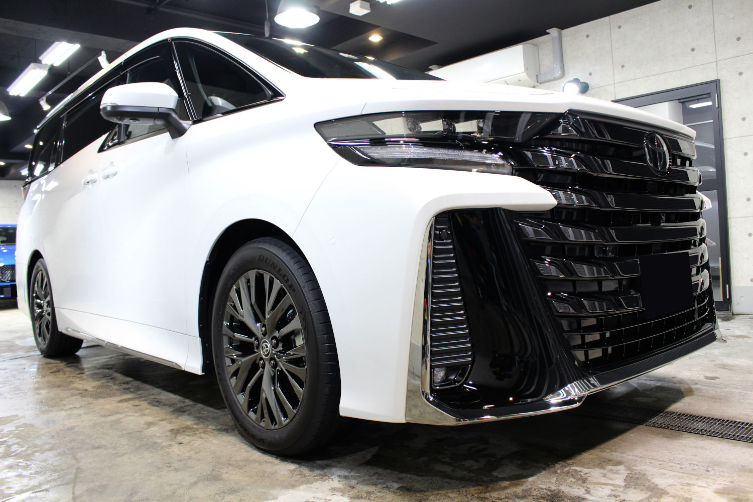 ヴェルファイア-1