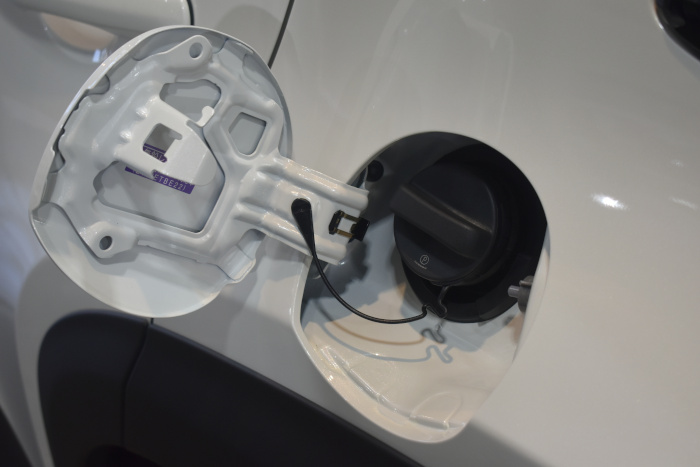 ヤリスクロス給油口