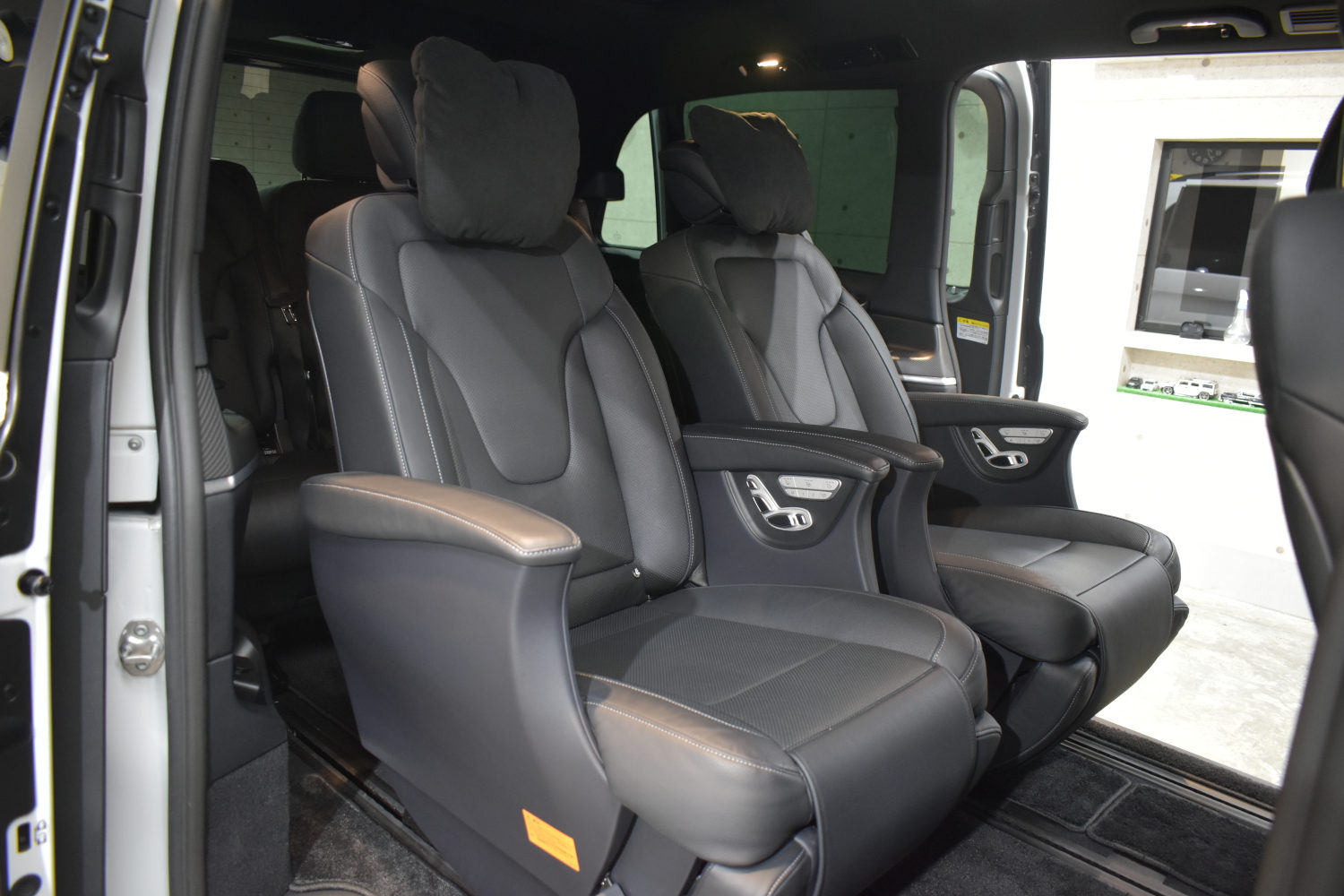 V220d-右後ろシート