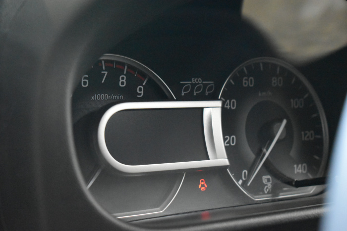 デイズメーター洗車後-2