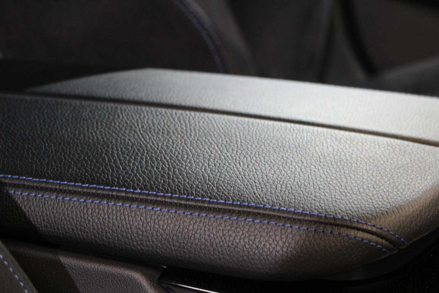 アームレスト-1