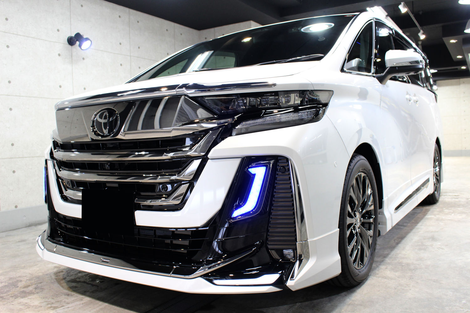 ヴェルファイア-4