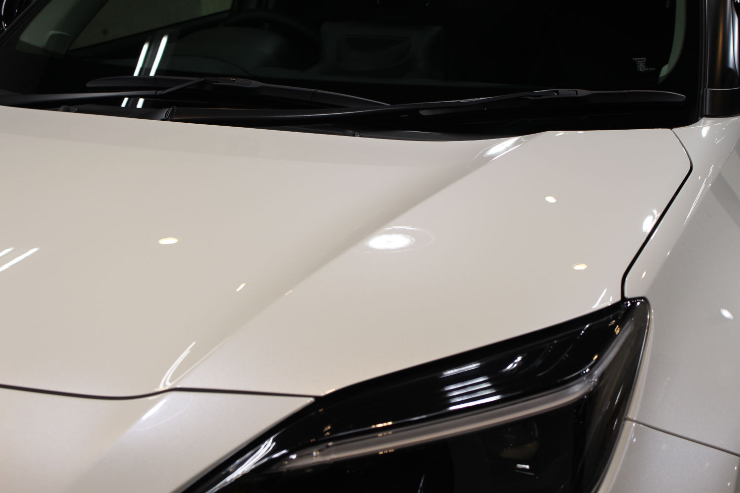 ヤリスクロス-ボンネット