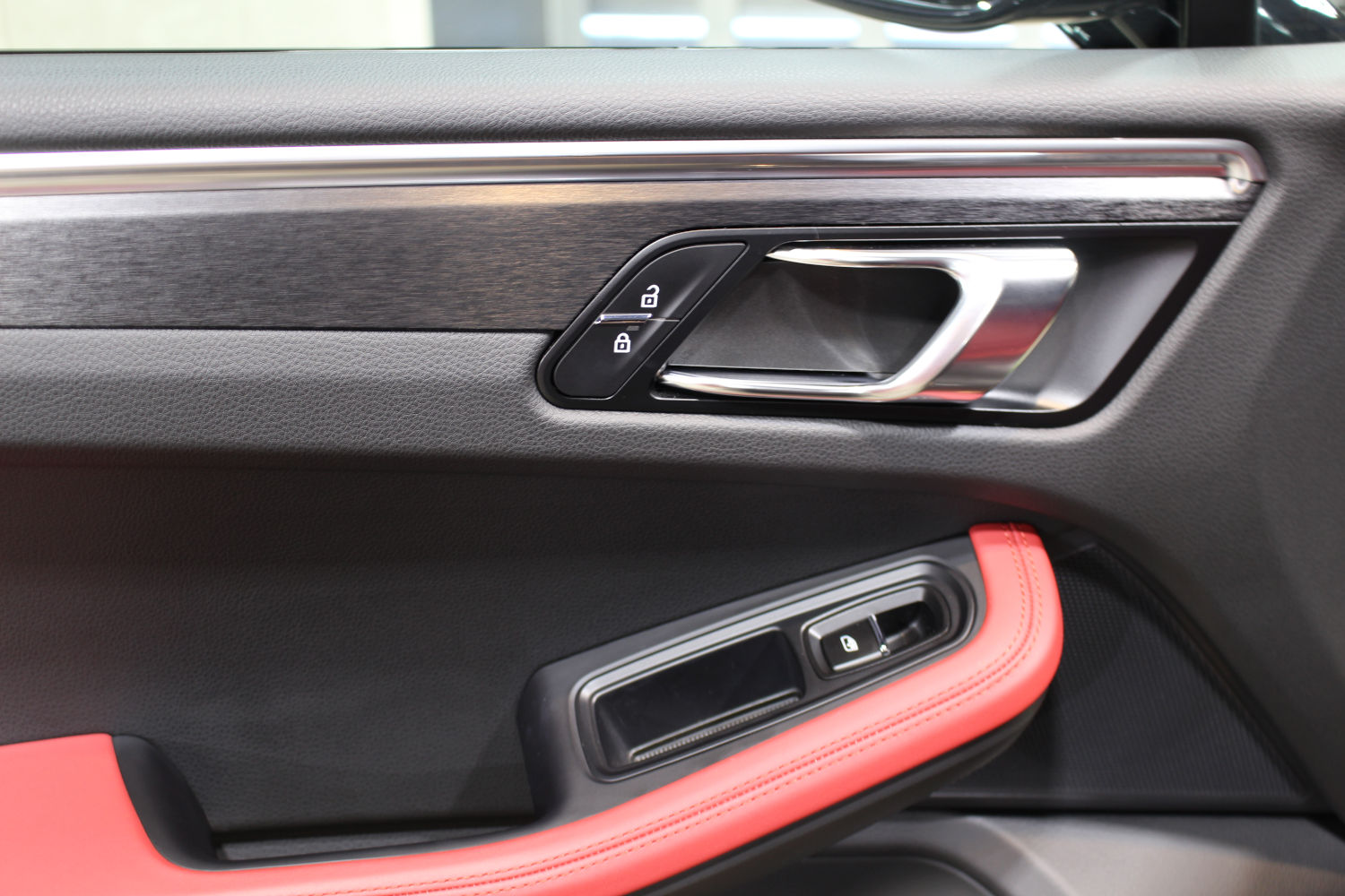 マカン-トリム-4