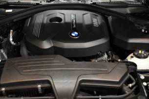 BMW 318i 完成エンジンルーム-2