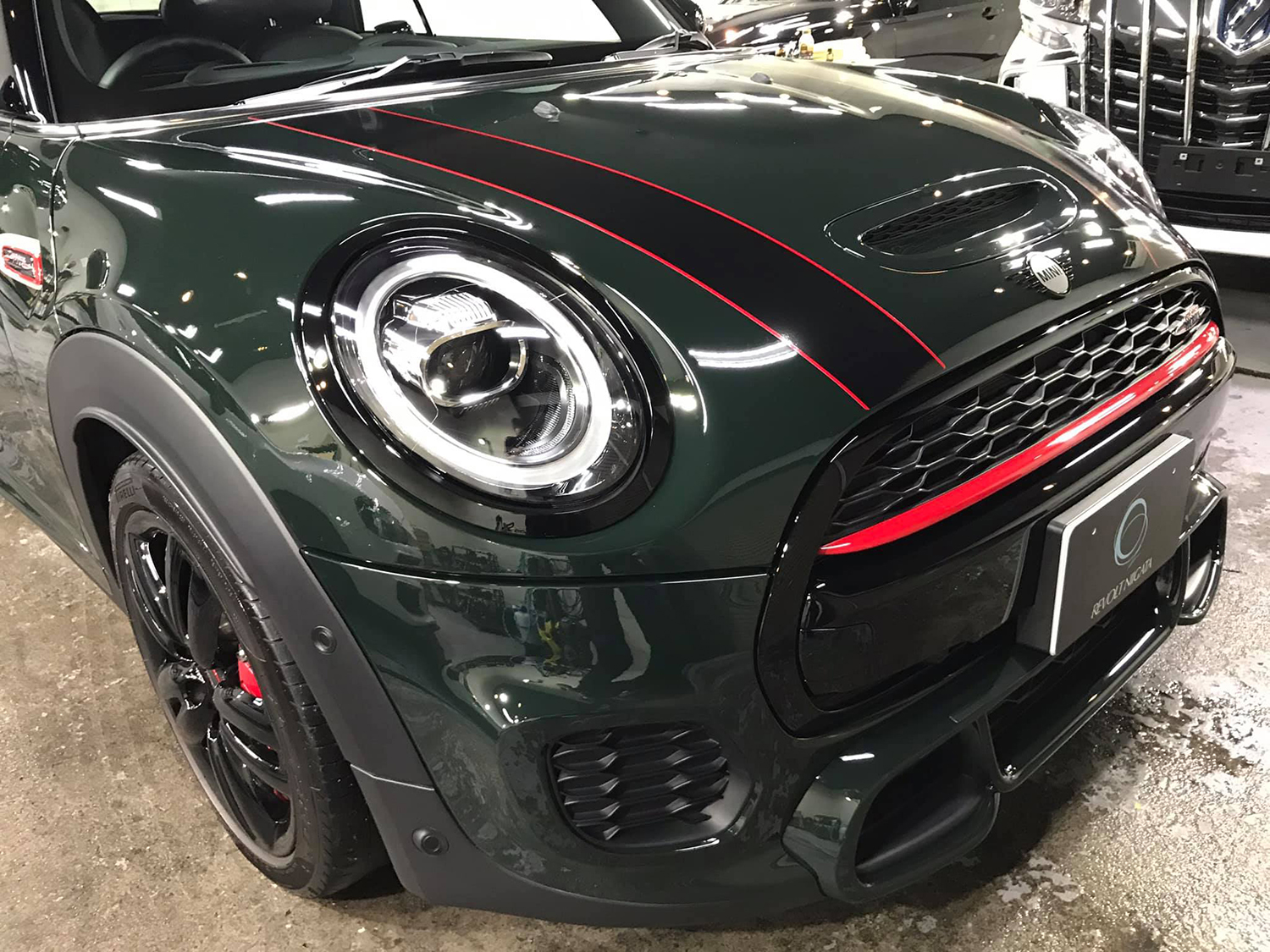 ミニ コンバーチブル レベルグリーン のコーティングメンテナンス完了です 洗練された技術で愛車を守る Revolt Niigata ブログ