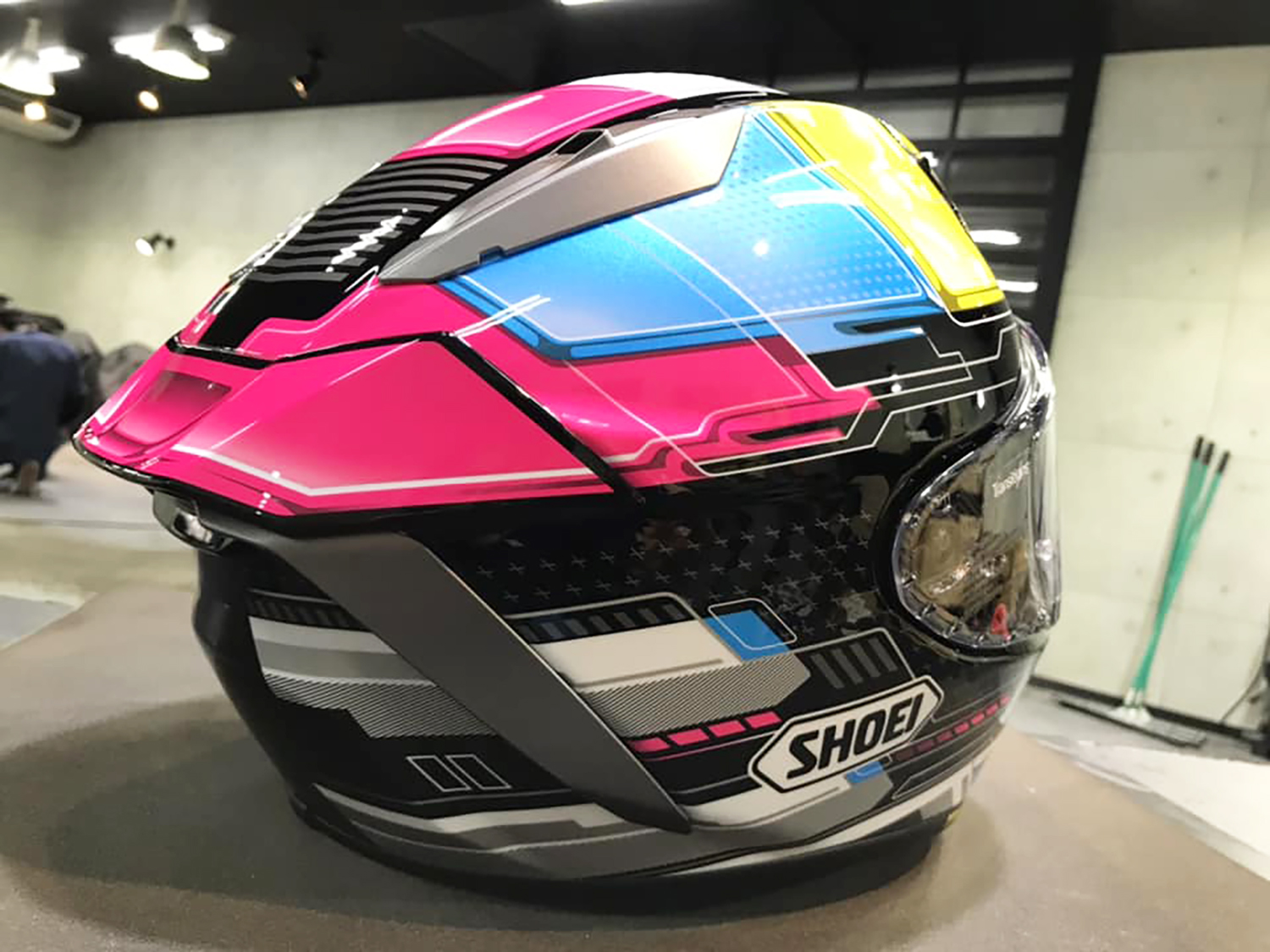 shoei-2.jpg