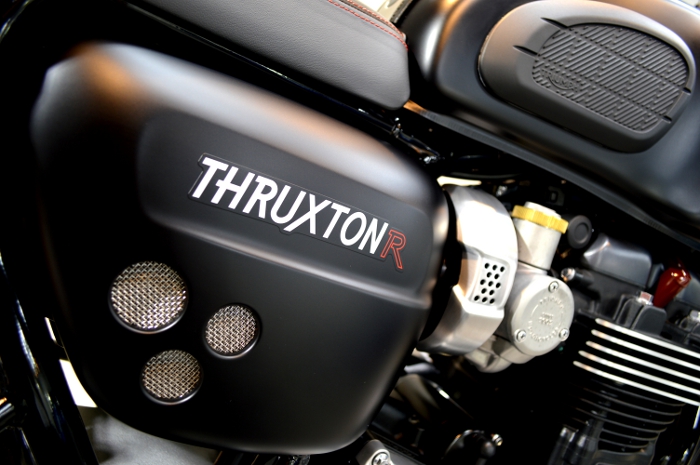 thruxtonr-05b.jpg