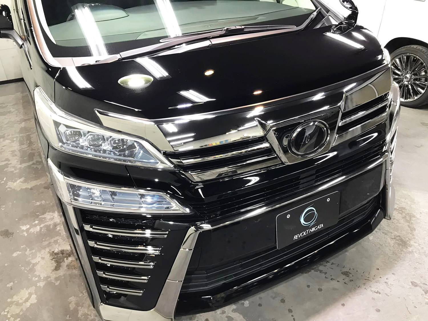 vellfire-8.jpg