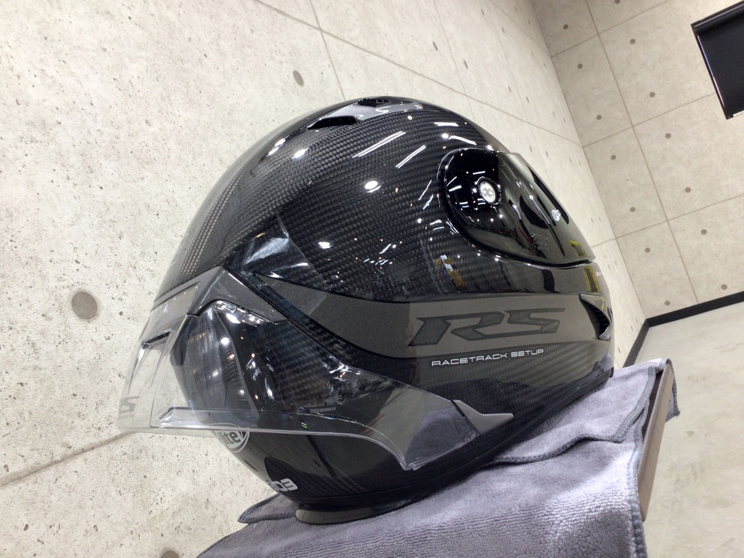 カーボンヘルメット　2