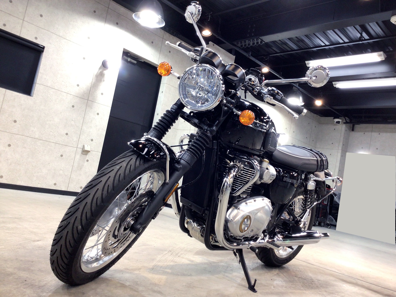 トライアンフ　ボンネビル　T120 ミラー トライアンフ ボンネビル T100 T120 等 バーエンドミラーCRG