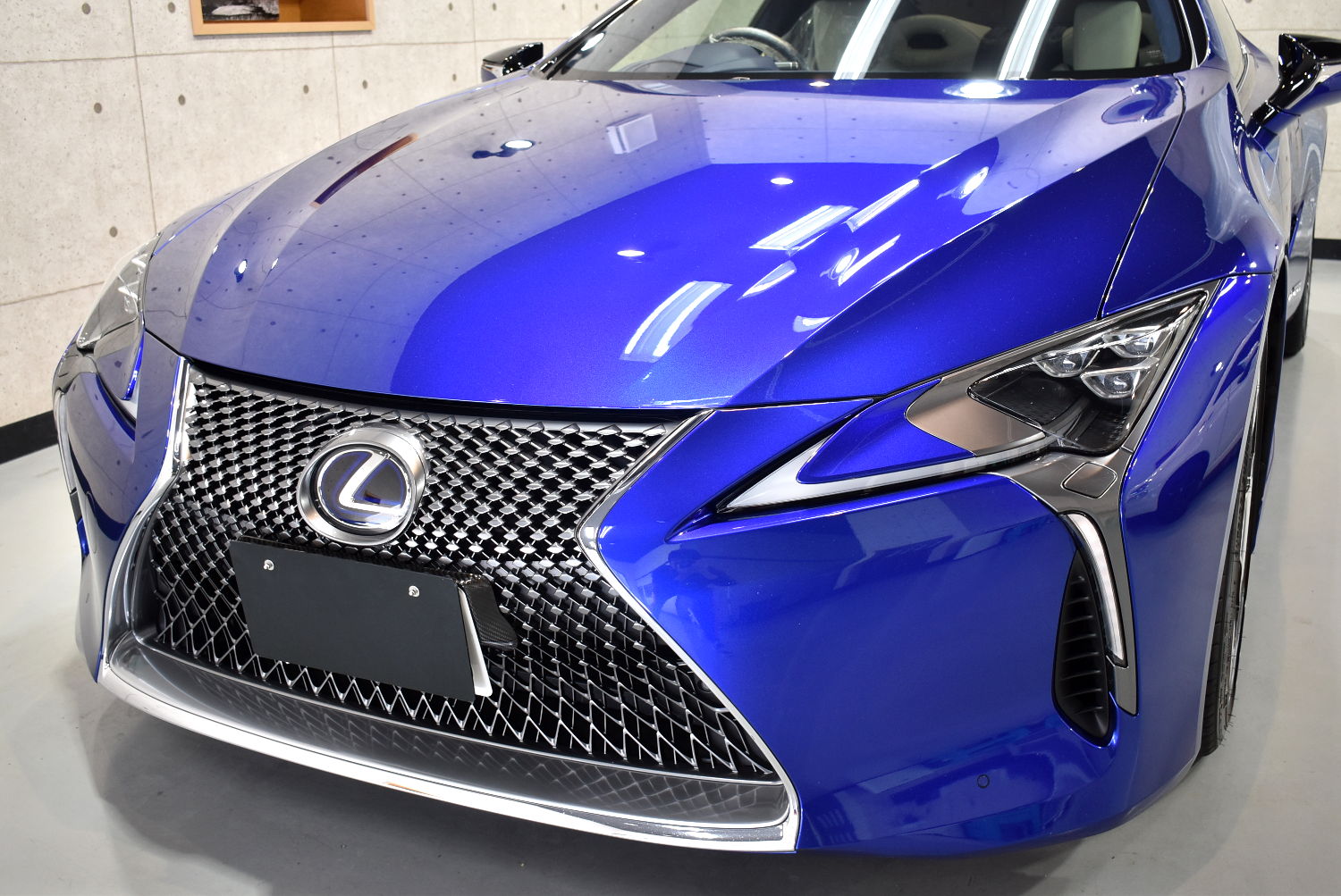 LC500h-1