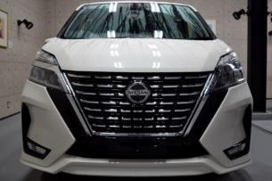 日産セレナ03