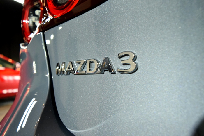 MAZDA3-4