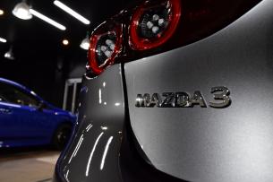 MAZDA3-9